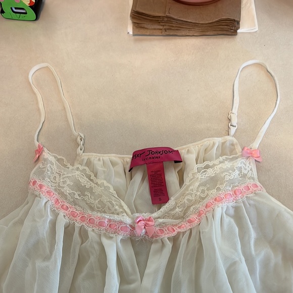 Super pretty Betsey Johnson intimates white and baby pink little slip dress. - Picture 2 of 4